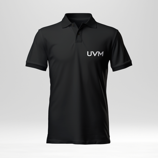 Playera tipo polo negra con logo UVM